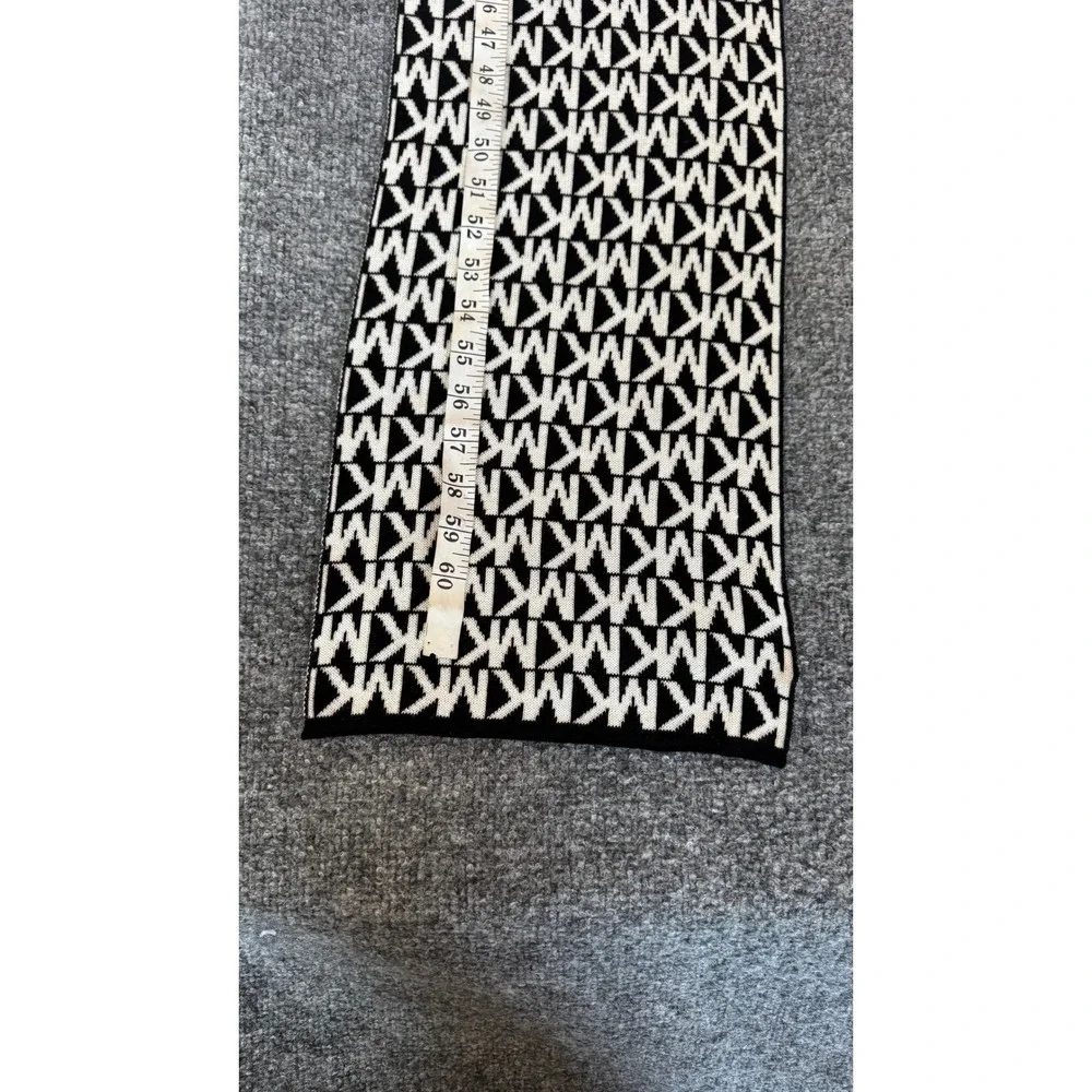 Michael Kors Womens Black White Monogram Logo Knit Scarf Rectangular‎ 65X10 in